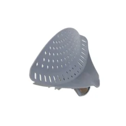 Bec passoire pour casserole