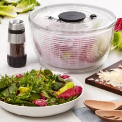 Essoreuse à salade avec poussoir 26 cm Oxo
