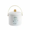 Seau à compost intérieur.
