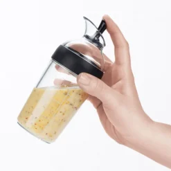 Shaker à vinaigrette 236 mL Oxo